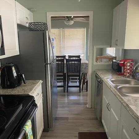 3 Bedroom House Fenced Backyard Private Patio Areas Grill Firepit Plenty Parking! Quick Access 10 Min To Beach Airport Delray West Palm